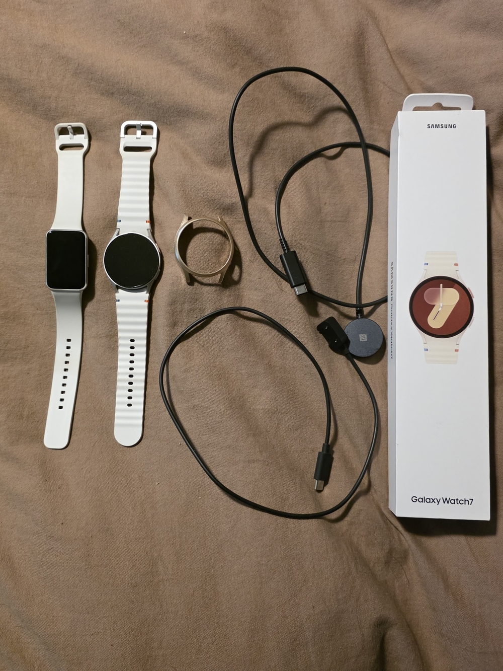 Samsung Galaxy Watch7 White & Samsung Fit3 Smartwatch Bundle